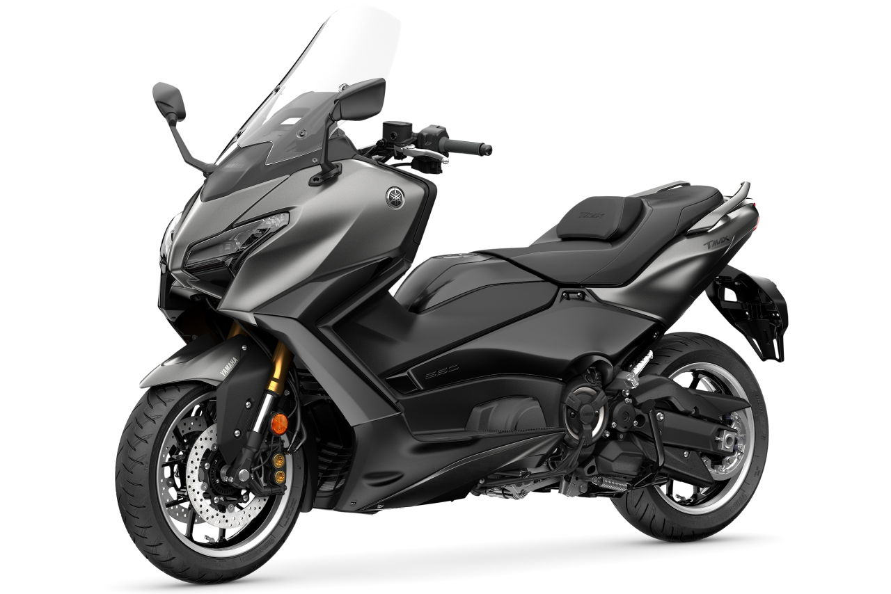 ｜ヤマハ “TMAX” 25周年記念モデル「TMAX560 25th Anniversary」爆誕！ テックマックスにもダークなメタリックグレーが登場