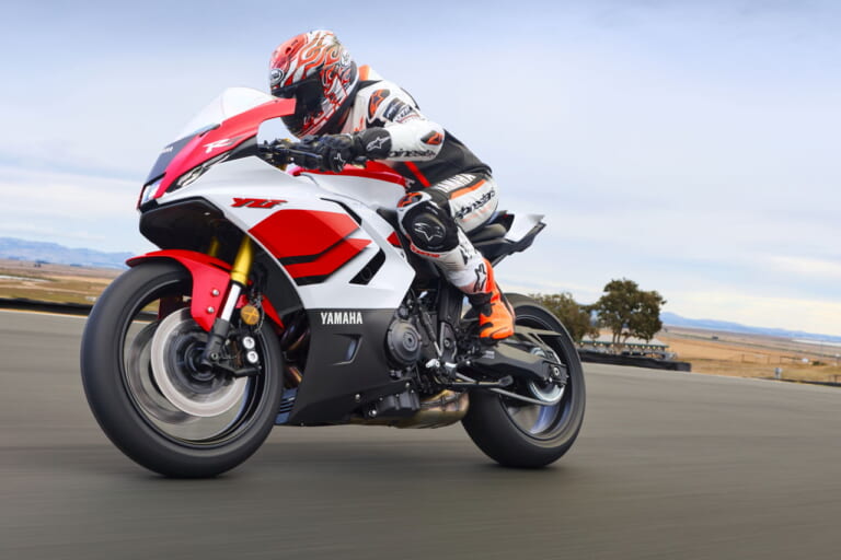 ヤマハ|YZF-R7|欧州仕様|2026年モデル|ヤマハ新型「YZF-R7」は電スロ&R1譲りのIMUで電子制御がイッキ進化! 70周年カラーで鈴鹿8耐のノスタルジーも再現【EICMA】