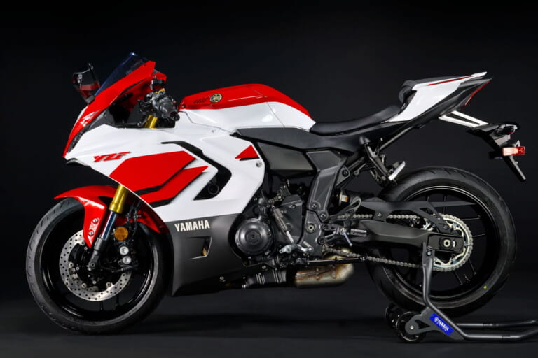 ヤマハ|YZF-R7|欧州仕様|2026年モデル|ヤマハ新型「YZF-R7」は電スロ&R1譲りのIMUで電子制御がイッキ進化! 70周年カラーで鈴鹿8耐のノスタルジーも再現【EICMA】