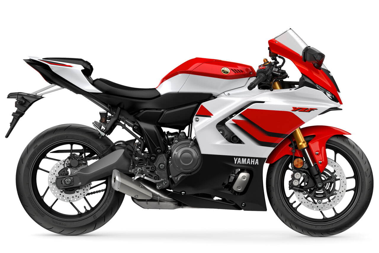 ｜ヤマハ新型「YZF-R7」は電スロ＆R1譲りのIMUで電子制御がイッキ進化！ 70周年カラーで鈴鹿8耐のノスタルジーも再現【EICMA】
