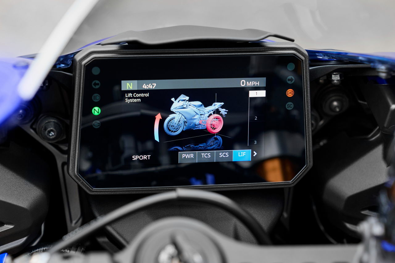 ヤマハ｜YZF-R7｜欧州仕様｜2026年モデル｜ヤマハ新型「YZF-R7」は電スロ＆R1譲りのIMUで電子制御がイッキ進化！ 70周年カラーで鈴鹿8耐のノスタルジーも再現【EICMA】