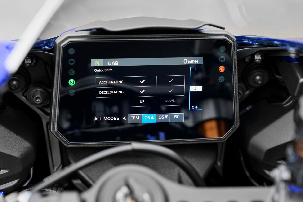 ヤマハ｜YZF-R7｜欧州仕様｜2026年モデル｜ヤマハ新型「YZF-R7」は電スロ＆R1譲りのIMUで電子制御がイッキ進化！ 70周年カラーで鈴鹿8耐のノスタルジーも再現【EICMA】