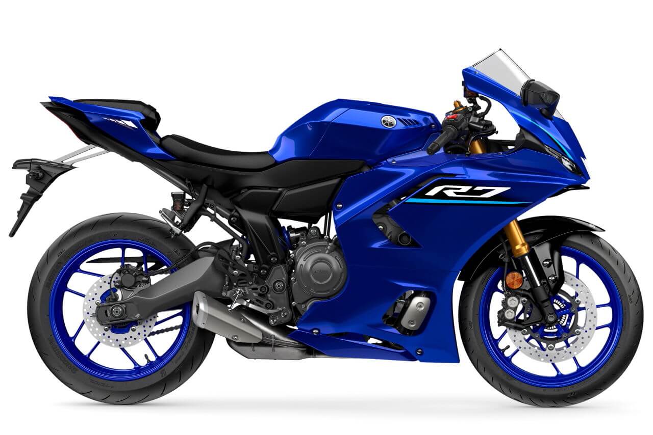 ｜ヤマハ新型「YZF-R7」は電スロ＆R1譲りのIMUで電子制御がイッキ進化！ 70周年カラーで鈴鹿8耐のノスタルジーも再現【EICMA】