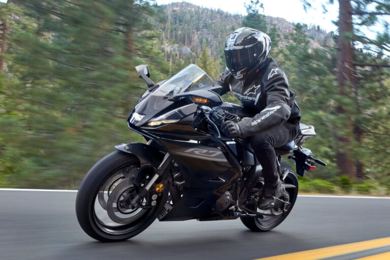 ヤマハ|YZF-R7|欧州仕様|2026年モデル|ヤマハ新型「YZF-R7」は電スロ&R1譲りのIMUで電子制御がイッキ進化! 70周年カラーで鈴鹿8耐のノスタルジーも再現【EICMA】