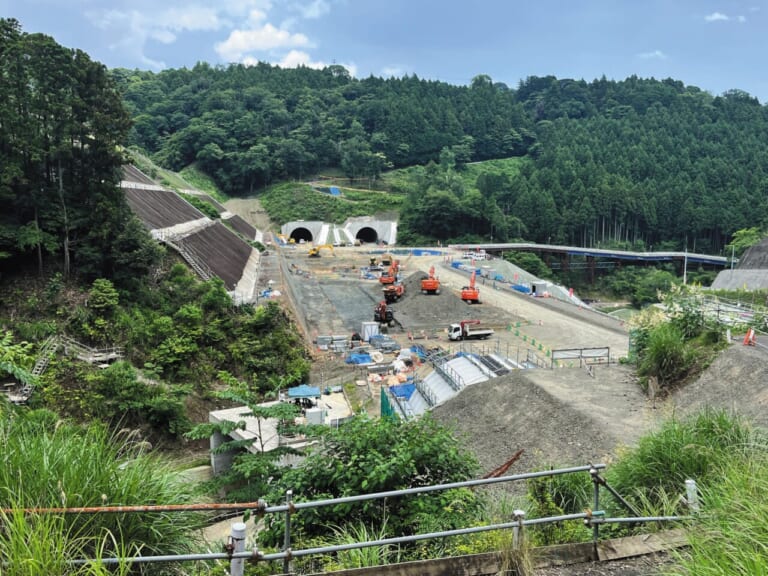 R1300GSで西丹沢｜BMW R1300GSで秘境探訪 〜青き空、碧き大地の西丹沢を走る〜