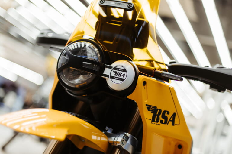 BSA|サンダーボルト|普通二輪免許で乗れるBSA! 新型アドベンチャー「サンダーボルト」は水冷単気筒に左右非対称デザインを採用【EICMA】