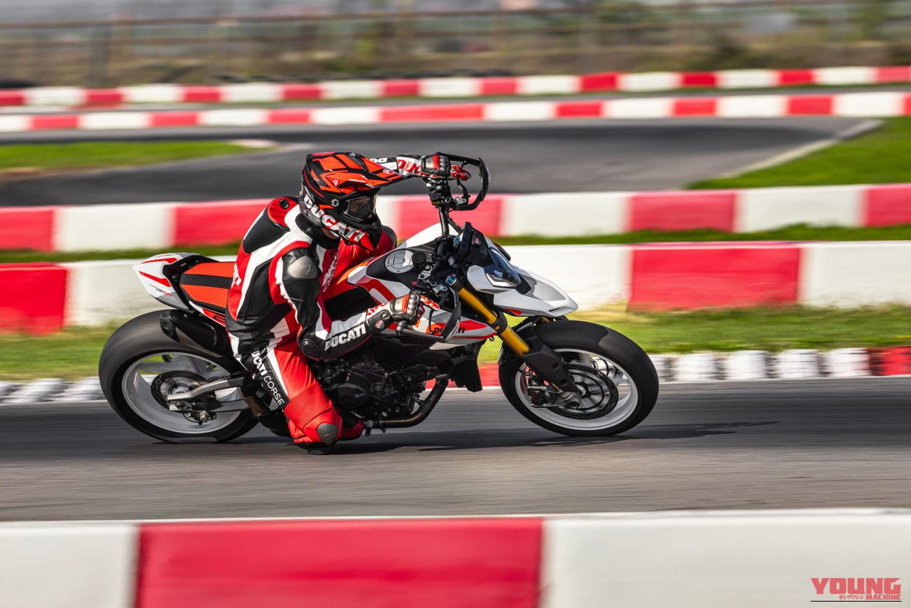 |M.マルケス仕様V2が登場! 絶好調ドゥカティは8車ものニューモデルを公開【EICMA】