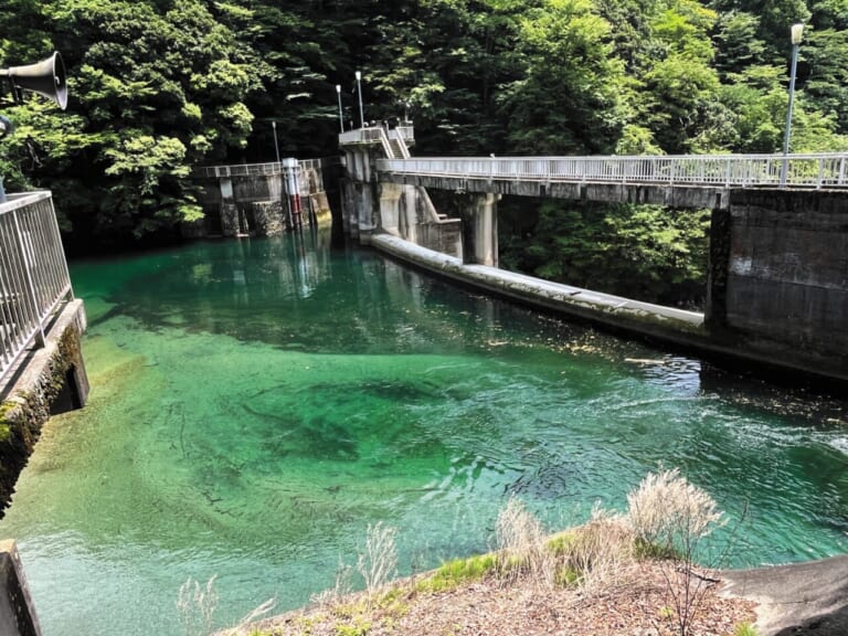 R1300GSで西丹沢｜BMW R1300GSで秘境探訪 〜青き空、碧き大地の西丹沢を走る〜