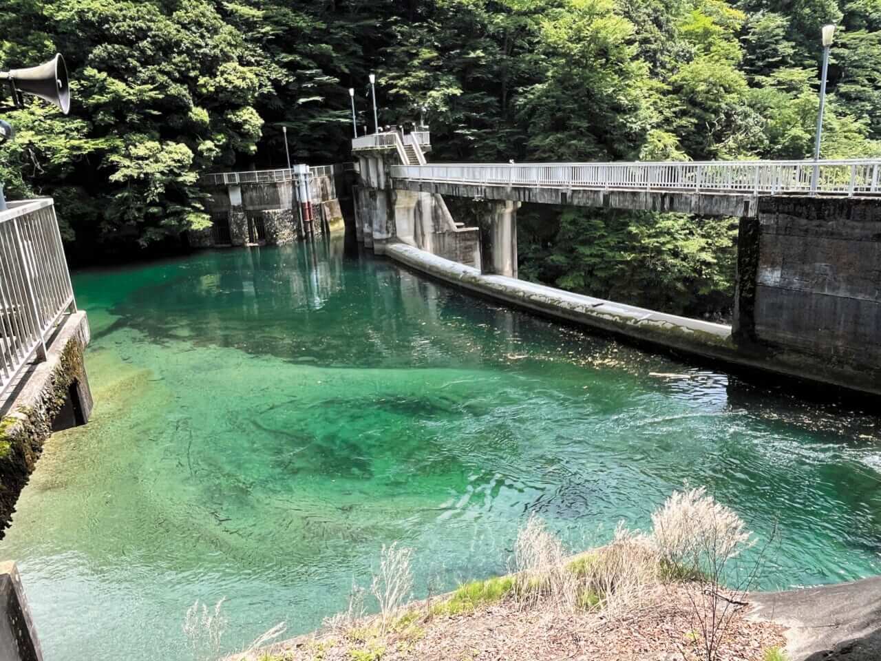 R1300GSで西丹沢｜BMW R1300GSで秘境探訪 〜青き空、碧き大地の西丹沢を走る〜