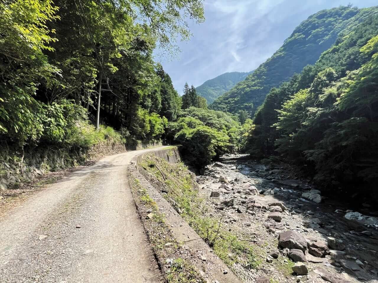 R1300GSで西丹沢|BMW R1300GSで秘境探訪 〜青き空、碧き大地の西丹沢を走る〜