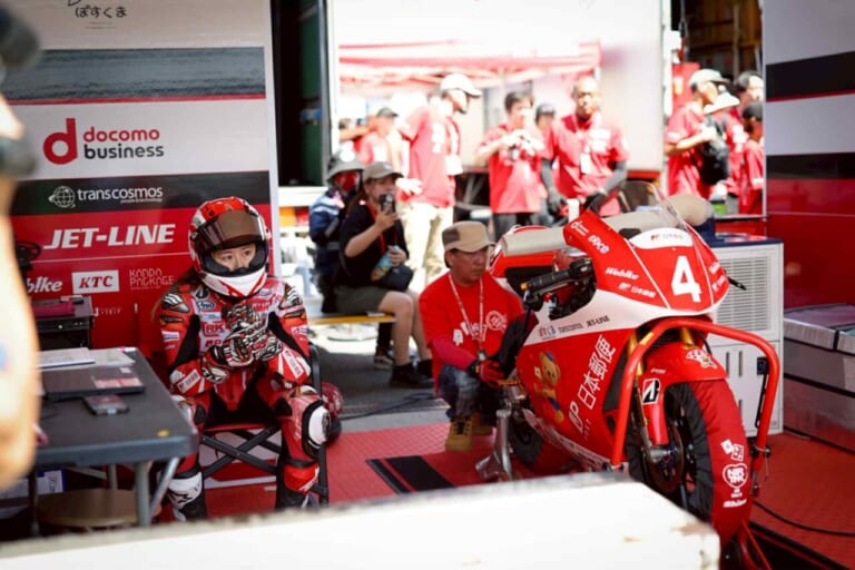 岡崎静夏|全日本ロードレーサー岡崎静夏が教える「プロレーシングライダーへの道」