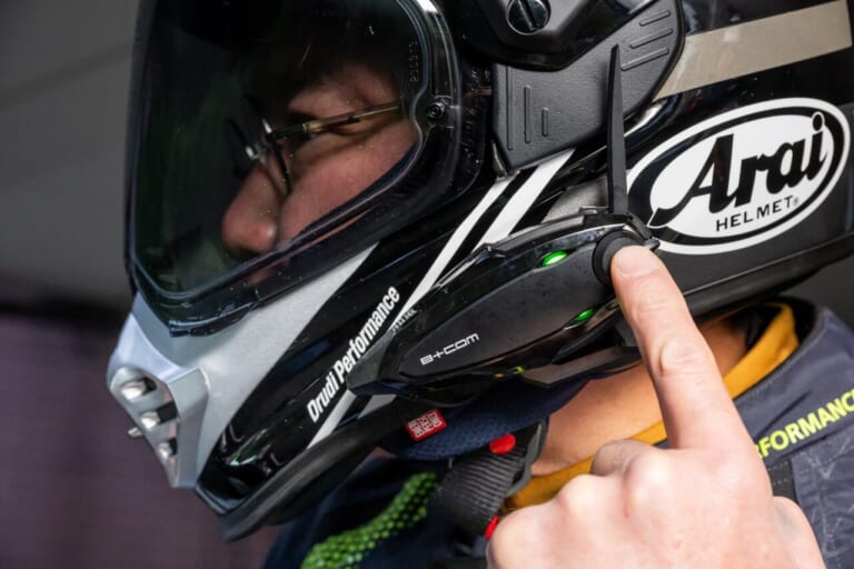 B+COM SB6XR｜Bluetoothインカム「B+COM」って、いったいナニができるの!? 便利なの!?〈前編〉