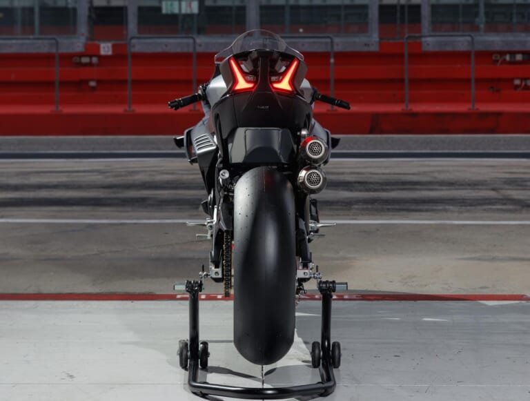 CFMOTO｜V4 SR-RR｜この羽根、動くぞ!! CFMOTOが「V4 SR-RRプロトタイプ」を発表、2026年に生産開始へ！【EICMA】