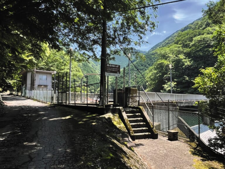 R1300GSで西丹沢｜BMW R1300GSで秘境探訪 〜青き空、碧き大地の西丹沢を走る〜