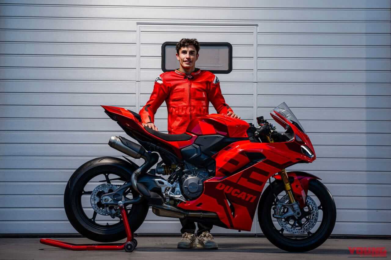 |M.マルケス仕様V2が登場! 絶好調ドゥカティは8車ものニューモデルを公開【EICMA】