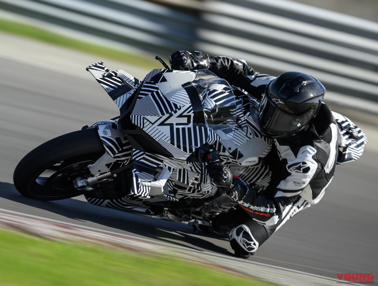 CFMOTO｜V4 SR-RR｜この羽根、動くぞ!! CFMOTOが「V4 SR-RRプロトタイプ」を発表、2026年に生産開始へ！【EICMA】