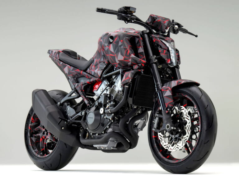 ホンダ｜V3R 900 E-コンプレッサー プロトタイプ｜EICMA 2025｜1200ccエンジンに匹敵?! ホンダが「V3R 900 E-コンプレッサー プロトタイプ」を発表！ 電動過給のV型3気筒エンジンがスリムな車体を実現