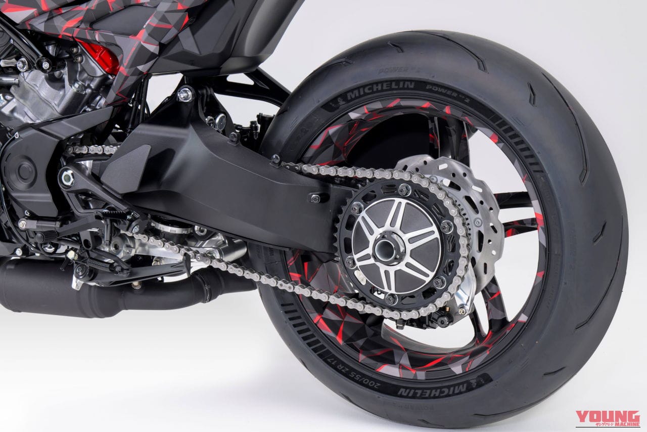 ホンダ|V3R 900 E-コンプレッサー プロトタイプ|EICMA 2025|1200ccエンジンに匹敵?! ホンダが「V3R 900 E-コンプレッサー プロトタイプ」を発表! 電動過給のV型3気筒エンジンがスリムな車体を実現【EICMA】