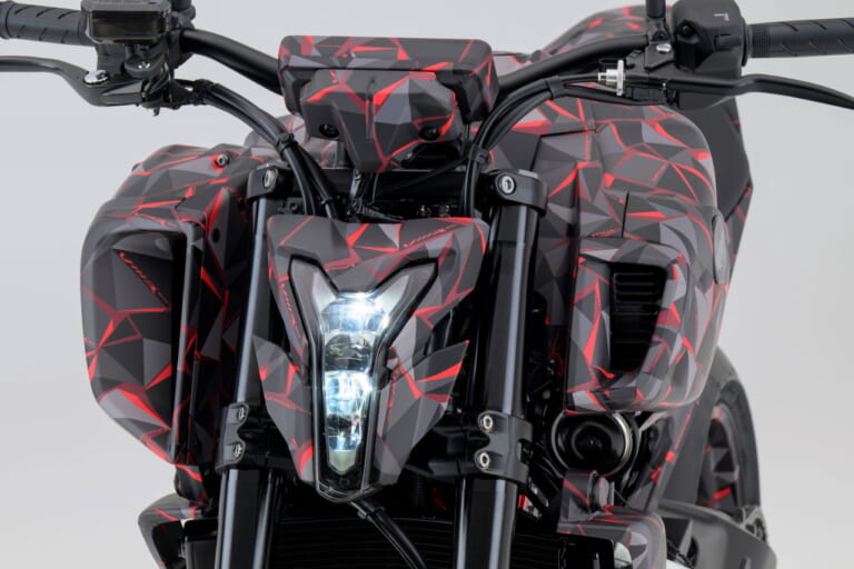 ホンダ|V3R 900 E-コンプレッサー プロトタイプ|EICMA 2025|1200ccエンジンに匹敵?! ホンダが「V3R 900 E-コンプレッサー プロトタイプ」を発表! 電動過給のV型3気筒エンジンがスリムな車体を実現