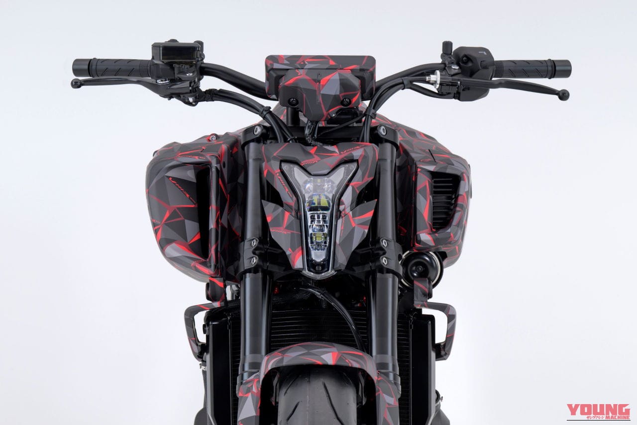 ホンダ|V3R 900 E-コンプレッサー プロトタイプ|EICMA 2025|1200ccエンジンに匹敵?! ホンダが「V3R 900 E-コンプレッサー プロトタイプ」を発表! 電動過給のV型3気筒エンジンがスリムな車体を実現【EICMA】