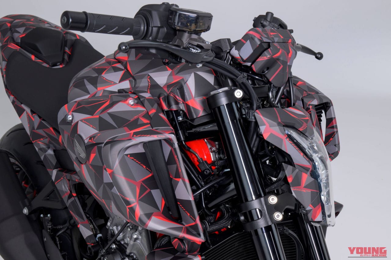 ホンダ｜V3R 900 E-コンプレッサー プロトタイプ｜EICMA 2025｜1200ccエンジンに匹敵?! ホンダが「V3R 900 E-コンプレッサー プロトタイプ」を発表！ 電動過給のV型3気筒エンジンがスリムな車体を実現【EICMA】