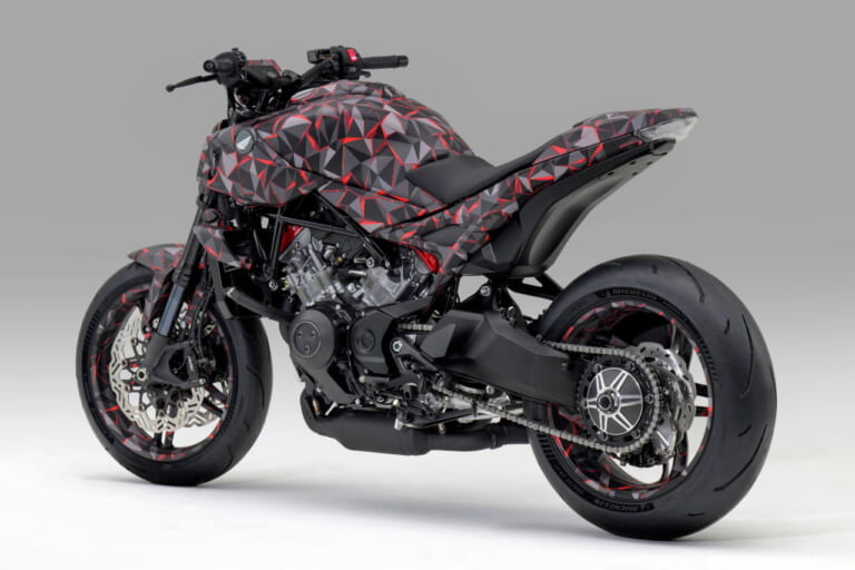 ホンダ|V3R 900 E-コンプレッサー プロトタイプ|EICMA 2025|1200ccエンジンに匹敵?! ホンダが「V3R 900 E-コンプレッサー プロトタイプ」を発表! 電動過給のV型3気筒エンジンがスリムな車体を実現