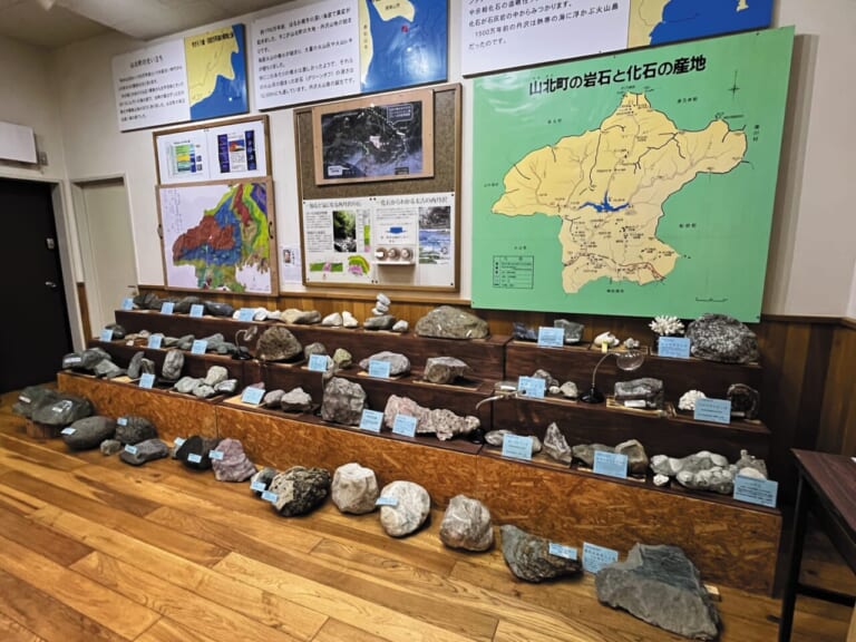 R1300GSで西丹沢｜BMW R1300GSで秘境探訪 〜青き空、碧き大地の西丹沢を走る〜