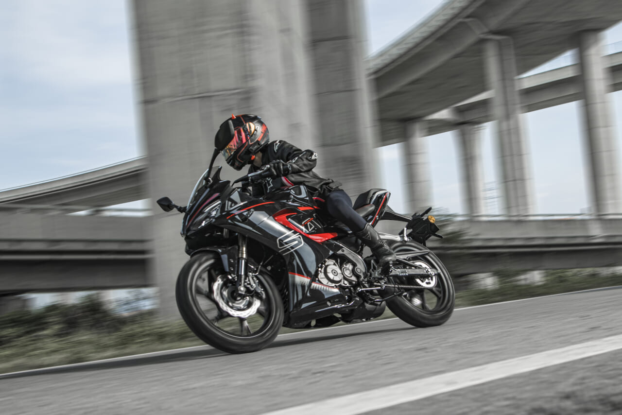 QJMOTOR |SRK125R|走行シーン｜「小さくても本格。#街乗りスポーツ、SRK125R」QJ LOVER Kayo MOTOR Column