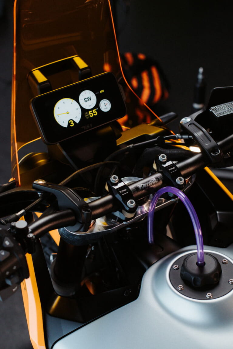 BSA|サンダーボルト|普通二輪免許で乗れるBSA! 新型アドベンチャー「サンダーボルト」は水冷単気筒に左右非対称デザインを採用【EICMA】