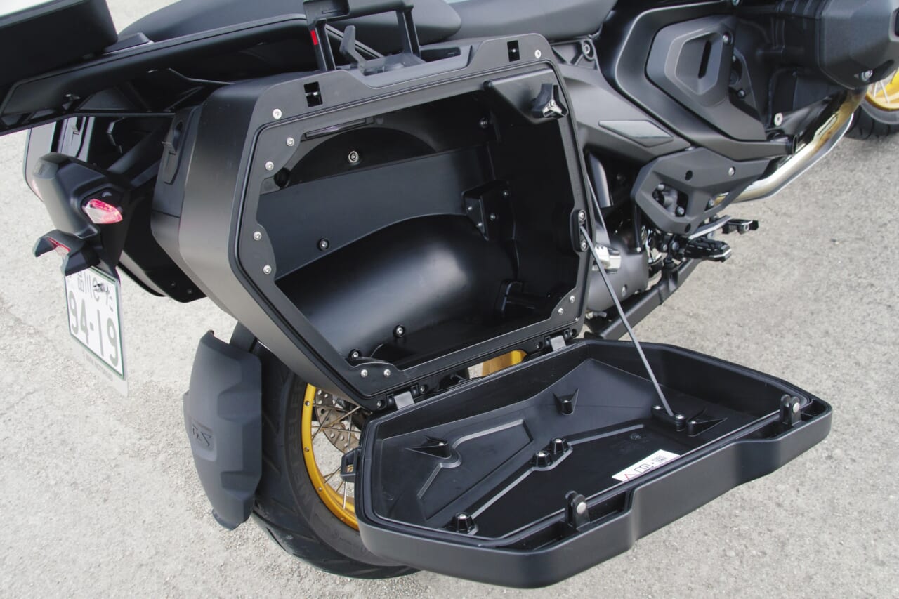 R1300GSで西丹沢｜BMW R1300GSで秘境探訪 〜青き空、碧き大地の西丹沢を走る〜