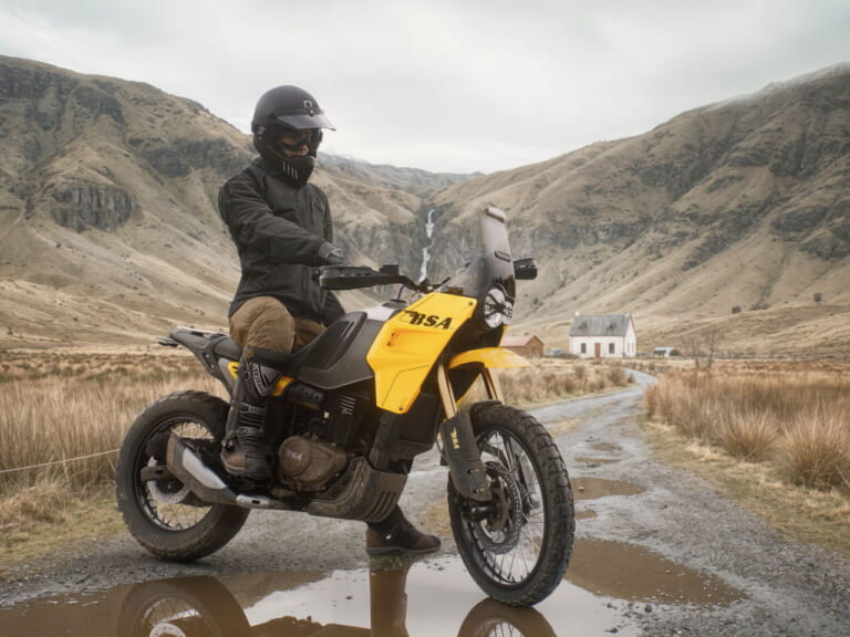 BSA|サンダーボルト|普通二輪免許で乗れるBSA! 新型アドベンチャー「サンダーボルト」は水冷単気筒に左右非対称デザインを採用【EICMA】