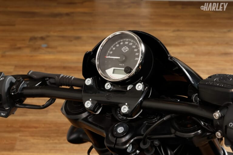 ハーレーダビッドソン｜Street Rod XG750A 2018｜メーター｜お気に入りのハーレーを見つけたい。ハーレー専門「Beat&C 世田谷店」ナンバーワンに注目!