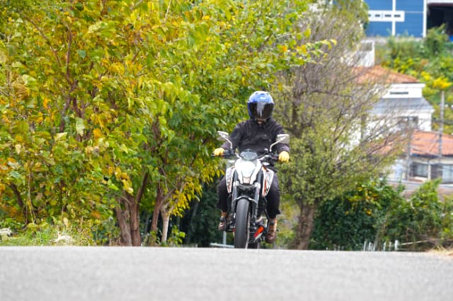 シュアラスターLOOPパワーショット×KTM・200DUKE｜シュアラスターLOOPパワーショット「ザ・体感!!」KTM200デューク編