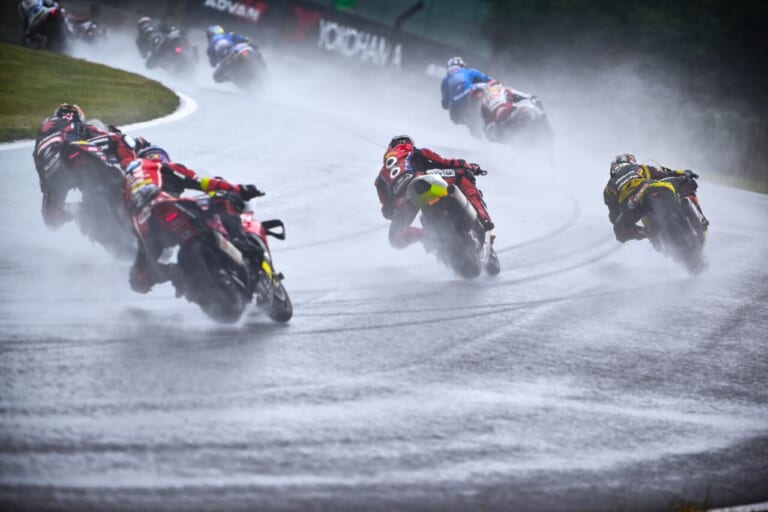 DUNLOP Racing Team with YAHAGI｜長島哲太｜結果が出始めた2年目、最後の苦戦……勝負の3年目へ進化を誓う──ファインダー越しに見た長島哲太×ダンロップの挑戦2025