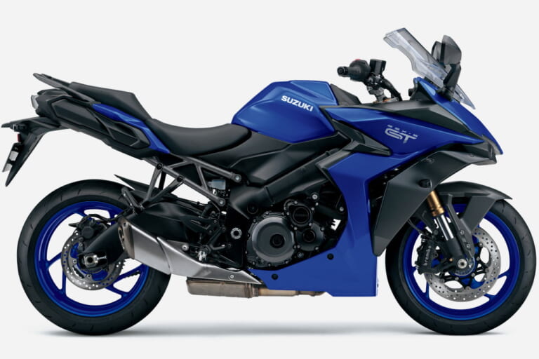 スズキ｜GSX-S1000GT｜2026年モデル｜スズキが「GSX-S1000GT」の2026年モデルを発表！ 新色はブロンズホイールのホワイト、ブルーホイールのブラックだ！