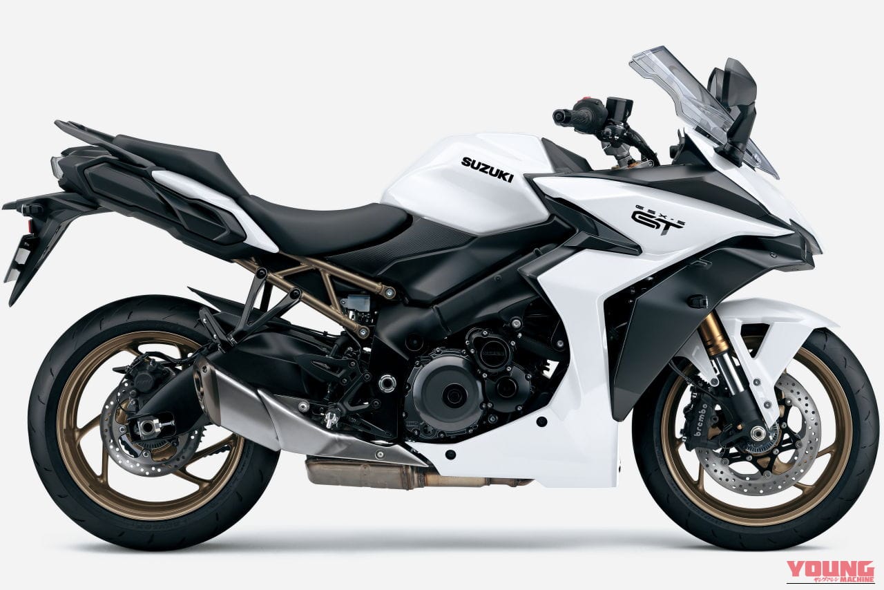 ｜スズキが「GSX-S1000GT」の2026年モデルを発表！ 新色はブロンズホイールのホワイト、ブルーホイールのブラックだ！