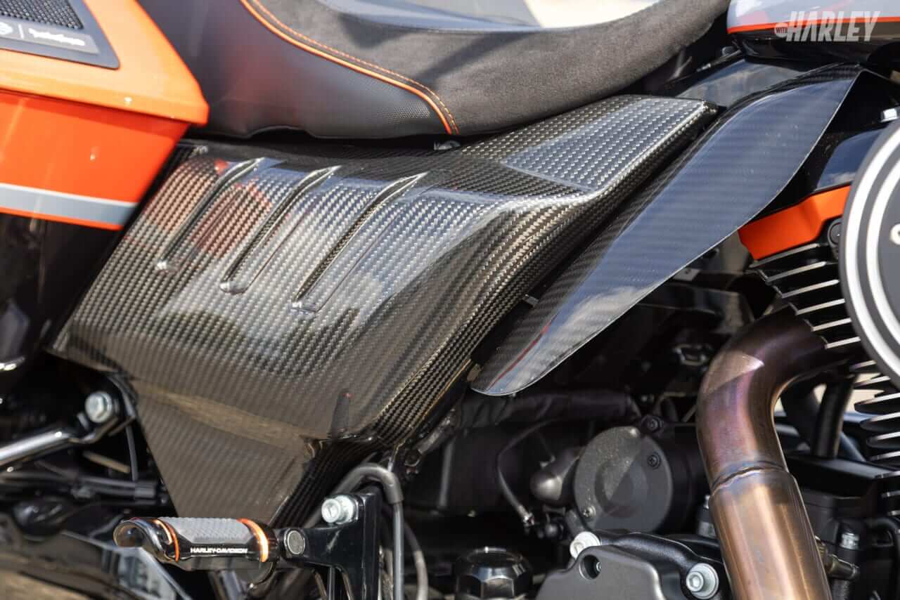 ハーレーダビッドソン｜2024 FLTRXSE CVO ROADGLIDE｜HD神戸カスタム｜サイドカバー｜【排気量はなんと2212cc】バガーレーサー譲りのビッグトルク＆強力な足まわり! ハーレーカスタム新潮流の衝撃