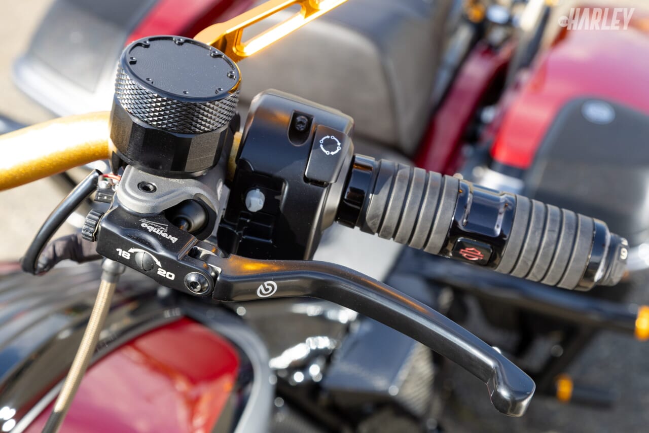 ハーレーダビッドソン｜2019 FLTRXSE CVO ROADGLIDE｜HD神戸カスタム｜グリップ｜【排気量はなんと2212cc】バガーレーサー譲りのビッグトルク＆強力な足まわり! ハーレーカスタム新潮流の衝撃