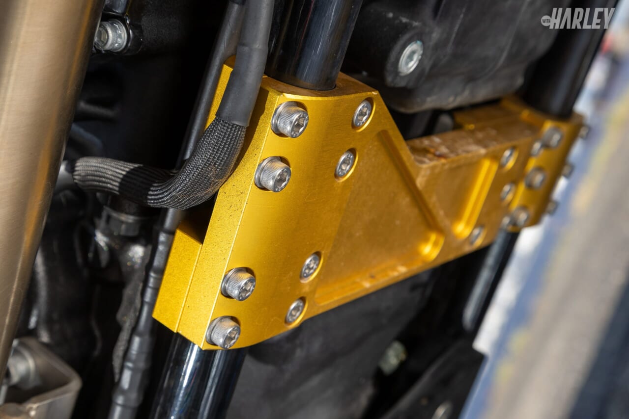 ｜【排気量はなんと2212cc】バガーレーサー譲りのビッグトルク＆強力な足まわり! ハーレーカスタム新潮流の衝撃