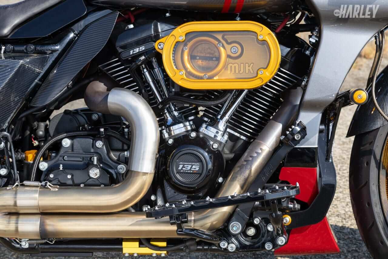 ハーレーダビッドソン｜2019 FLTRXSE CVO ROADGLIDE｜HD神戸カスタム｜エンジン｜【排気量はなんと2212cc】バガーレーサー譲りのビッグトルク＆強力な足まわり! ハーレーカスタム新潮流の衝撃