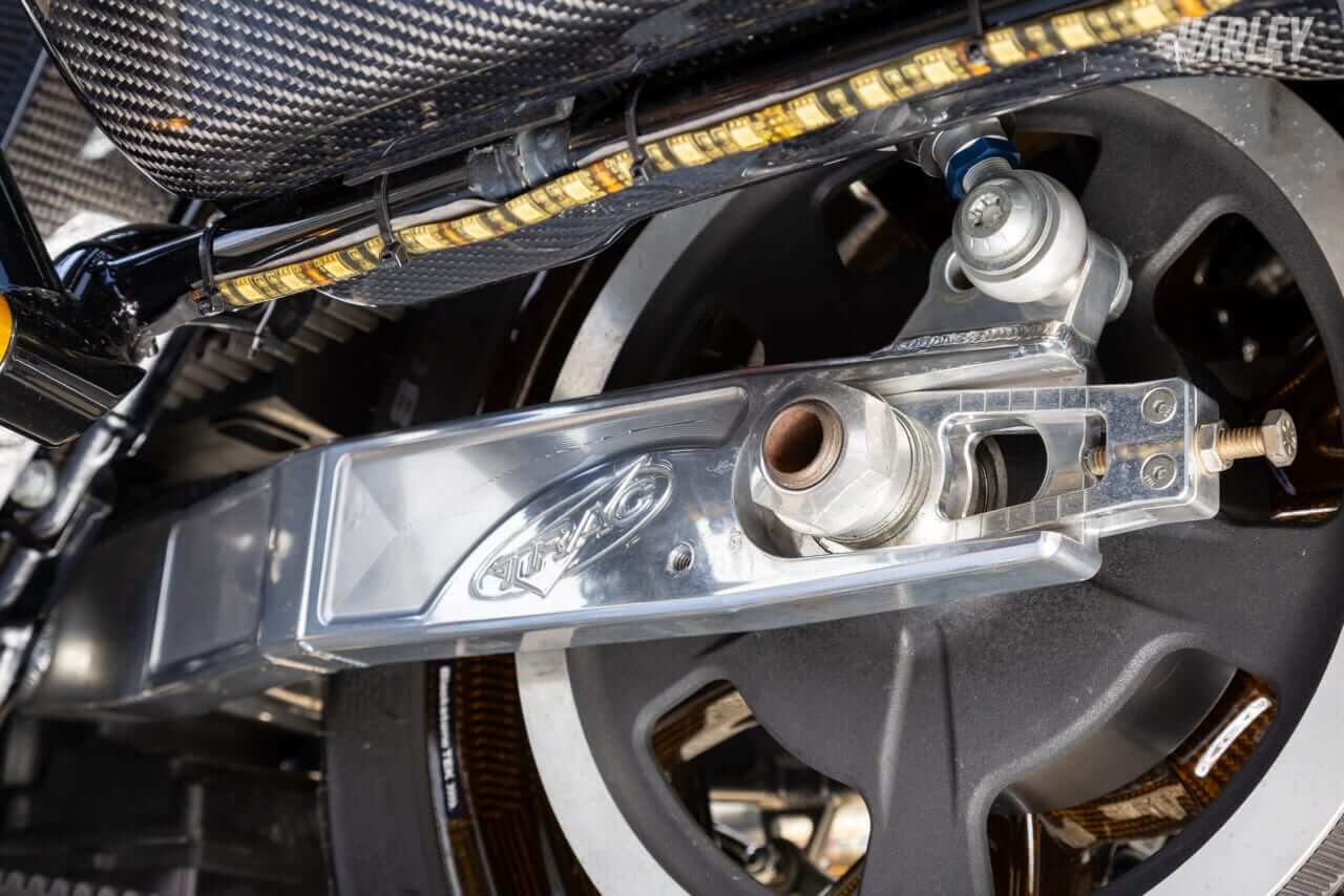 ハーレーダビッドソン｜2019 FLTRXSE CVO ROADGLIDE｜HD神戸カスタム｜スイングアーム｜【排気量はなんと2212cc】バガーレーサー譲りのビッグトルク＆強力な足まわり! ハーレーカスタム新潮流の衝撃