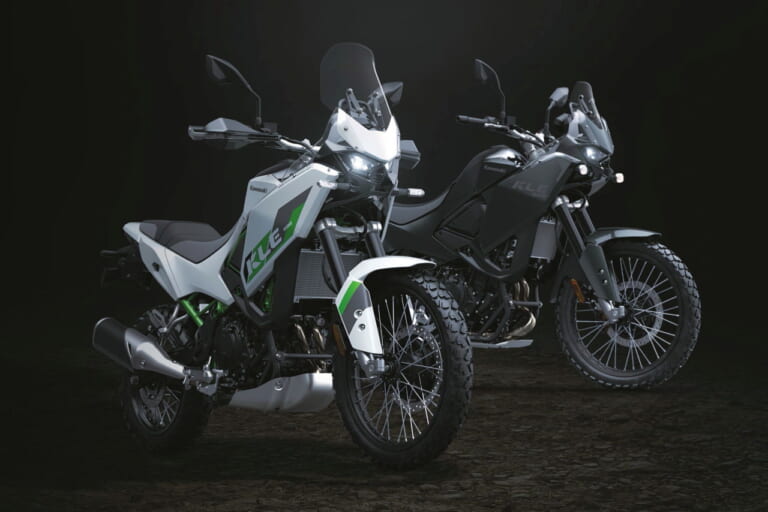 カワサキ｜KLE500｜輸出仕様｜2026年モデル｜【新型発表】カワサキ(KAWASAKI)新型アドベンチャー「KLE500」を発表！ 上位版「KLE500 SE」はTFTメーターや大型スクリーンも装備〈海外〉