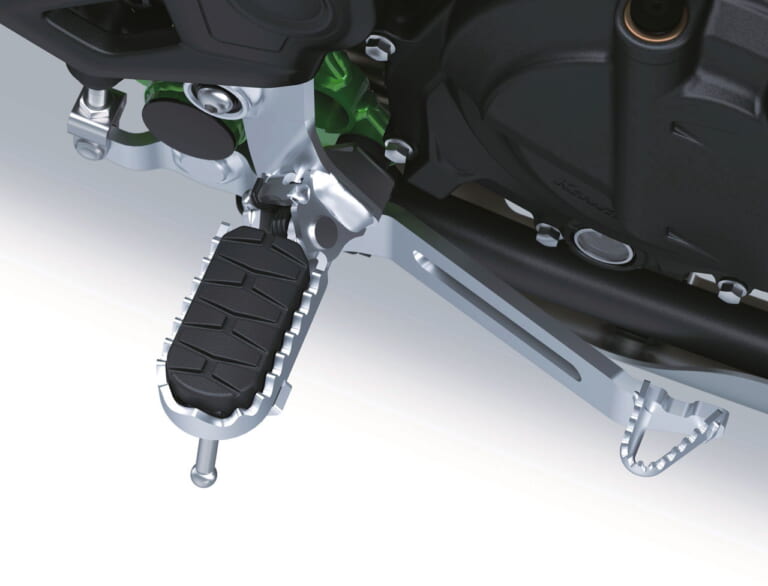 カワサキ｜KLE500｜輸出仕様｜2026年モデル｜【新型発表】カワサキ(KAWASAKI)新型アドベンチャー「KLE500」を発表！ 上位版「KLE500 SE」はTFTメーターや大型スクリーンも装備〈海外〉