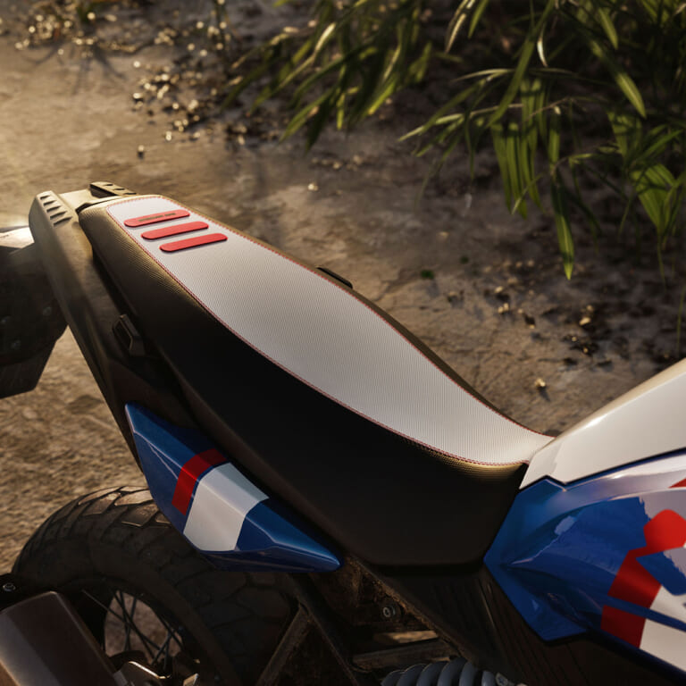 BMW|F450GS|ロアミドルとは思えない本格装備! ベテランもビギナーも存分に振り回せるBMW「F450GS」見参!!