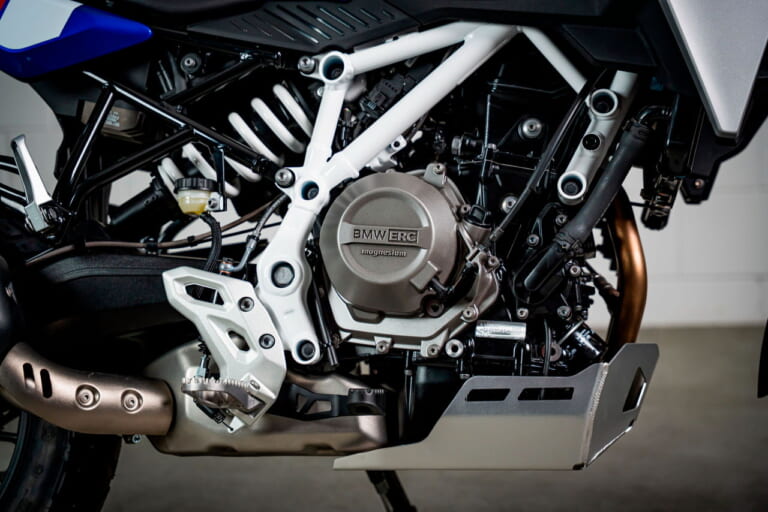 BMW｜F450GS｜ロアミドルとは思えない本格装備！ ベテランもビギナーも存分に振り回せるBMW「F450GS」見参!!