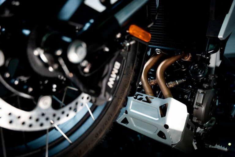 BMW｜F450GS｜ロアミドルとは思えない本格装備！ ベテランもビギナーも存分に振り回せるBMW「F450GS」見参!!