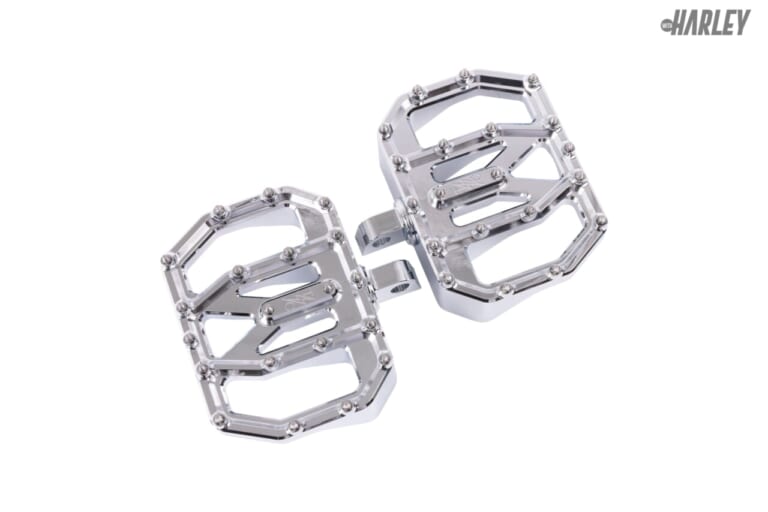 スズキ&アソシエイツ｜Thrashin supply｜Aggressor Mini Floorboards｜スズキ＆アソシエイツで取り扱う最新ハーレーカスタムパーツたち