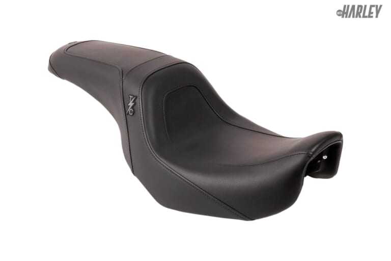スズキ&アソシエイツ｜Thrashin X Saddlemen Step-Upシート Smooth｜スズキ＆アソシエイツで取り扱う最新ハーレーカスタムパーツたち