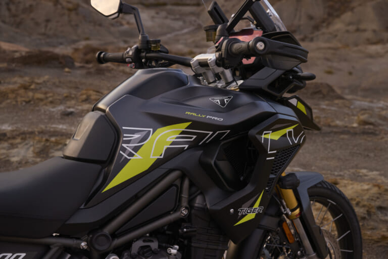 Triumph Tiger1200|トライアンフから新型アドベンチャーモデル「タイガーアルパイン/デザートエディション」が登場【900/1200に特別装備を投入】