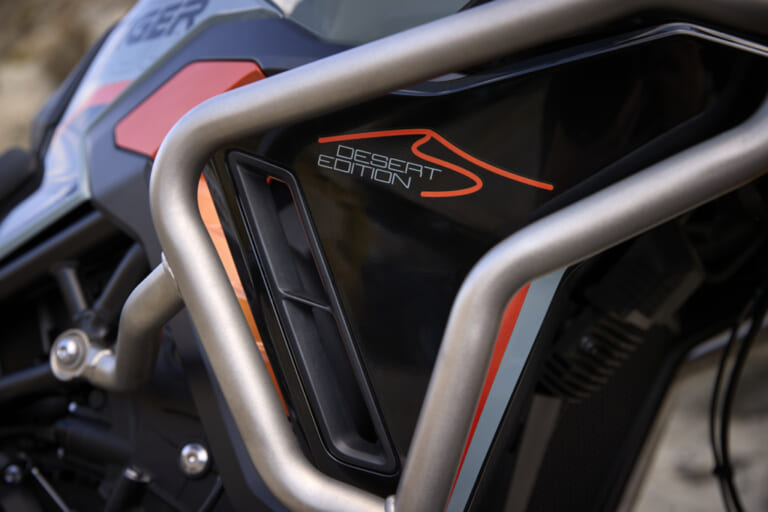 Triumph Tiger900|トライアンフから新型アドベンチャーモデル「タイガーアルパイン/デザートエディション」が登場【900/1200に特別装備を投入】